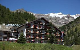 La Trinite Monboso Hotel